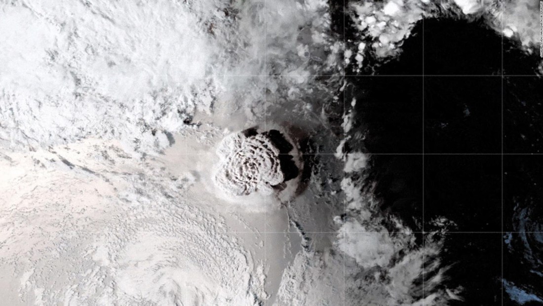 Erupción del volcán de Tonga envió "huracán" al espacio