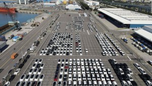 Tesla envía desde Shanghái más de 4.000 autos para distribución mundial