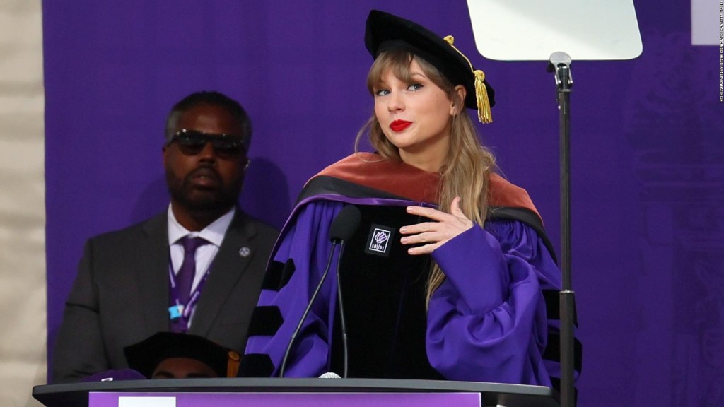 Advice from Dr. Taylor Swift to 2022 graduates