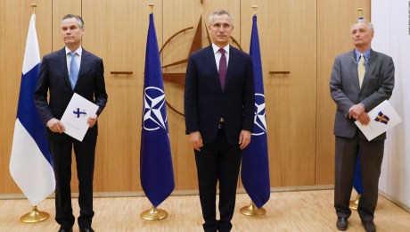 Finlandia y Suecia intentan ingresar a la OTAN