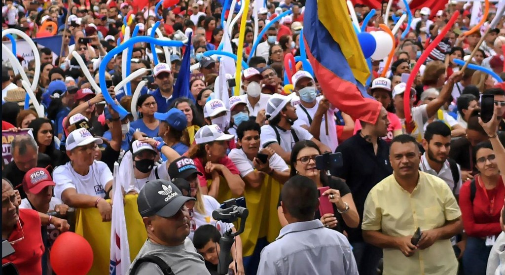 ¿Cuál es el giro de las campañas presidenciales en Colombia?