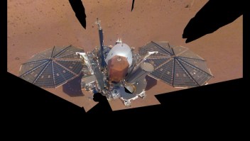 Mira la primera y la última selfie del InSight en Marte