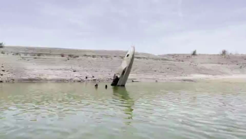 Mira cómo un barco hundido emerge del lago Mead