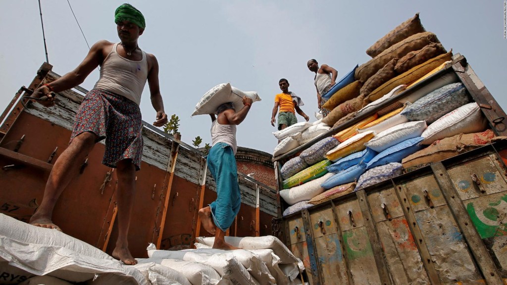 India restricts sugar exports