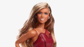Mattel apoya a la comunidad LGBTQ y lanza la primera Barbi transgénero