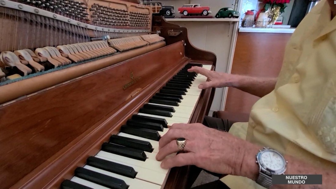 Conoce la particular historia de este afinador de pianos de Puerto Rico