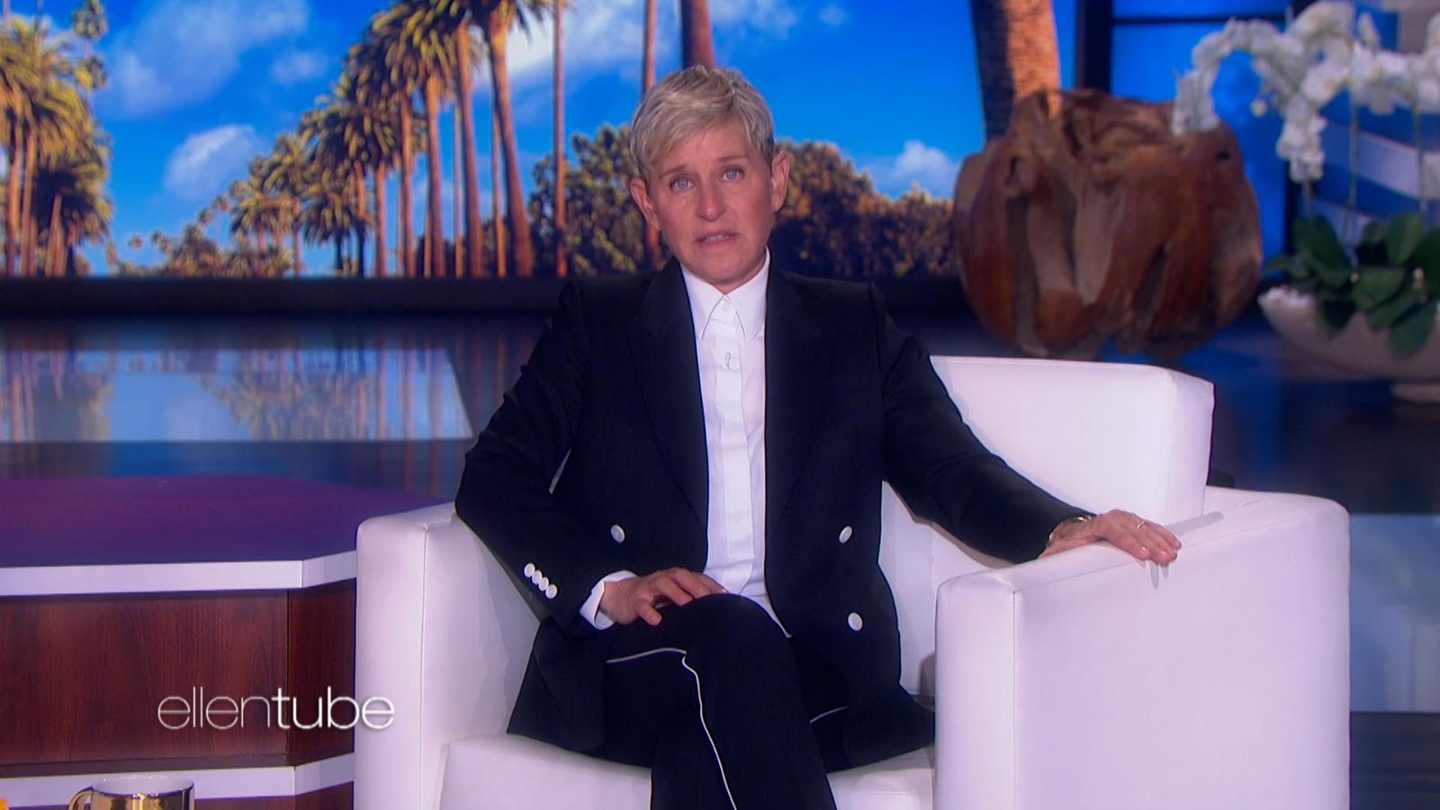 Ellen DeGeneres Said Goodbye To Her TV Show After 19 Seasons The   220527183501 Ellen Degeneres Despedida Show Final Jennifer Aniston Original Pkg 00013227 Full 169 