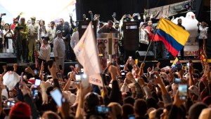 Petro, Fico y Hernández cierran campaña en medio de la polarización