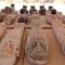 Hallan antiguas estatuas de bronce y sarcófagos en Egipto