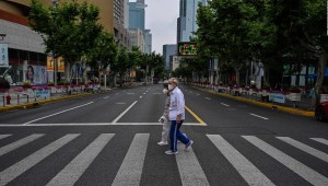 Shanghái reabrirá después de un cierre de dos meses