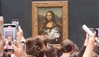 ¿Por qué un hombre lanzó un pastel a la Mona Lisa?