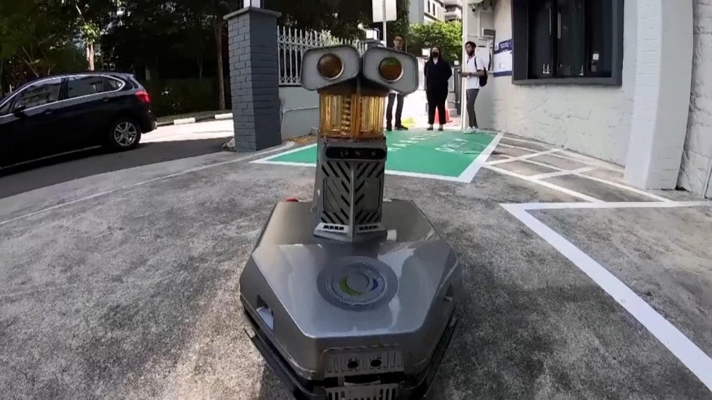 Robots cover part of Singapore's labor demand
