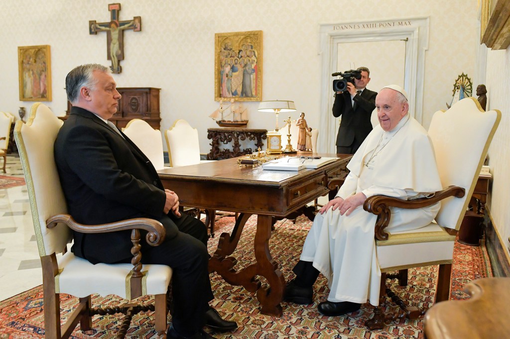 El papa Francisco afirma que el primer ministro de Hungría le dijo que Putin planea poner fin a la guerra el 9 de mayo