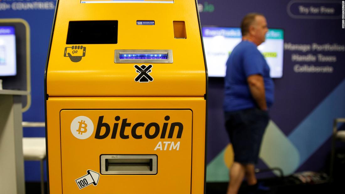El bitcoin se desploma más del 50% por debajo de su máximo histórico, mientras las criptomonedas vuelven a caer