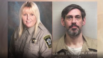 El preso Casey White y la carcelera Vicky White, quien finalmente murió