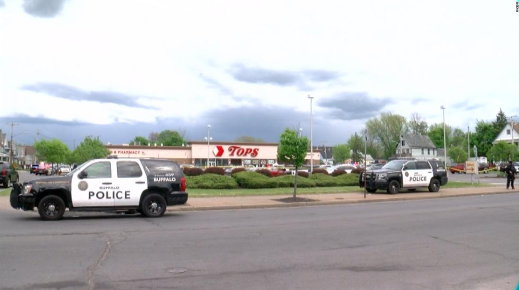Un testigo describe el momento del tiroteo en un supermercado de Buffalo, Nueva York