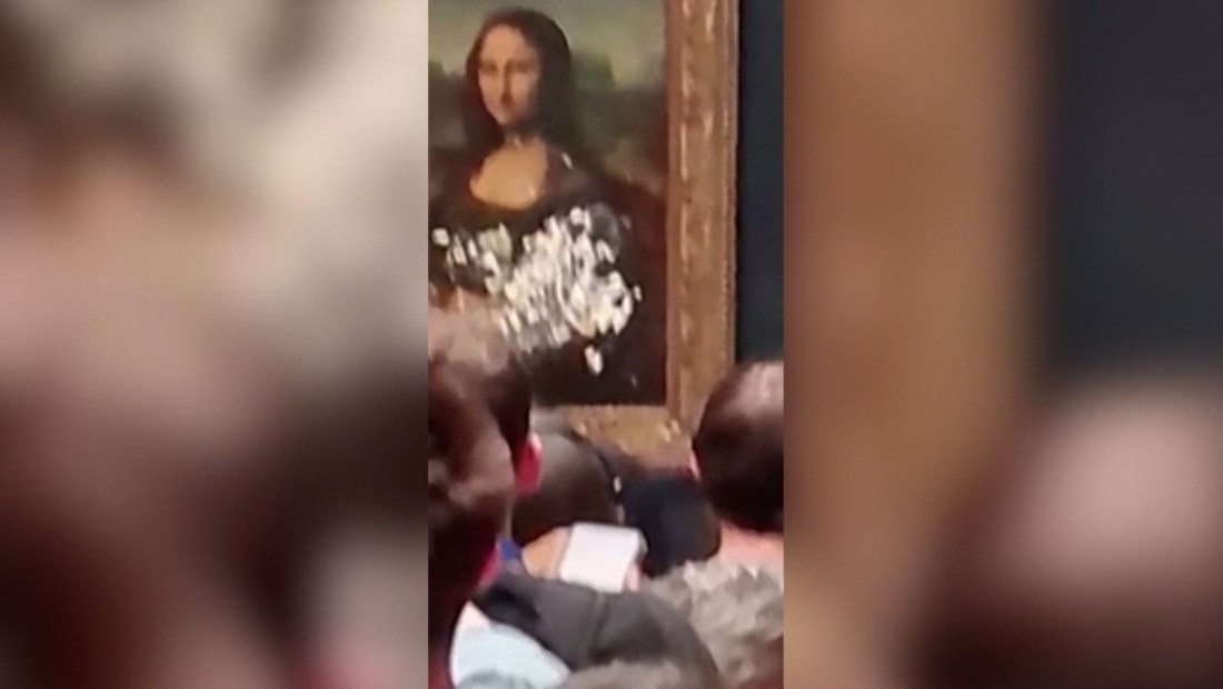 Lanzan un pastel a la Mona Lisa en el museo del Louvre