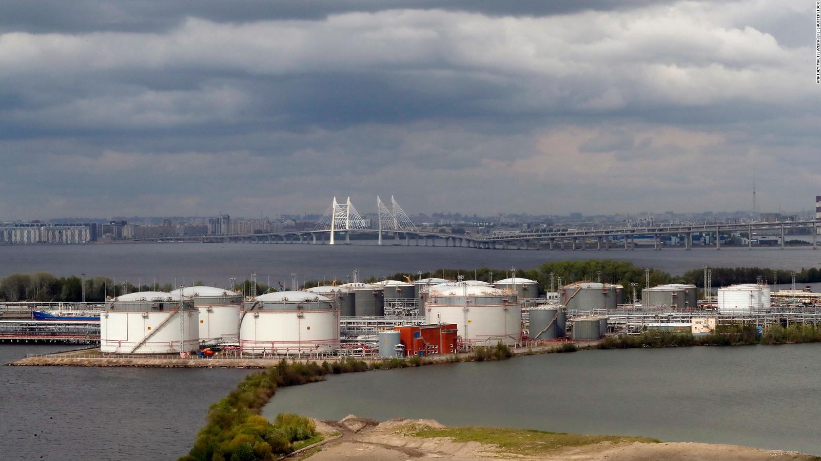 Europe makes it even more difficult for Russia’s oil exports