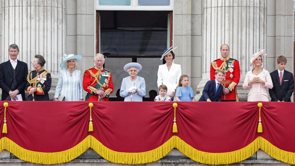 Así celebra Reino Unido a la reina Isabel II por sus 70 años en el trono