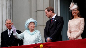 Los mejores momentos de la reina Isabel en el balcón de Buckingham