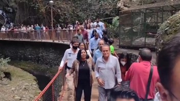 Se cae un puente mientras pasaba un alcalde en México