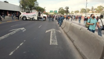 Chocan autoridades y transportistas de México por tarifas