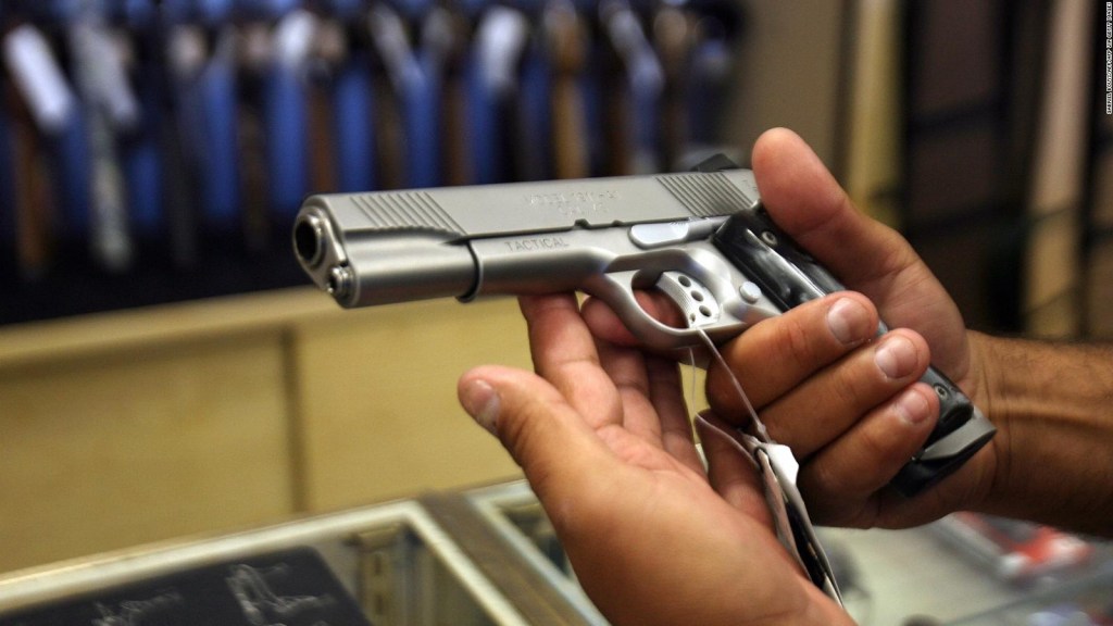 El PRI propone que los civiles tengan acceso a las armas de fuego