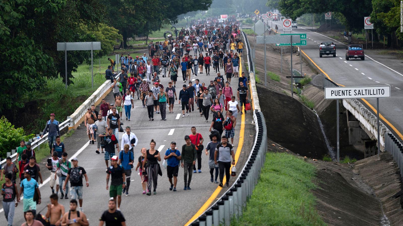 Caravana con alrededor de 5.000 migrantes sale de Chiapas y se