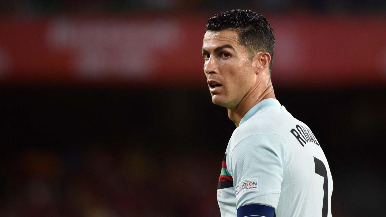 File:Cristiano Ronaldo ejecutando una falta.JPG - Wikipedia