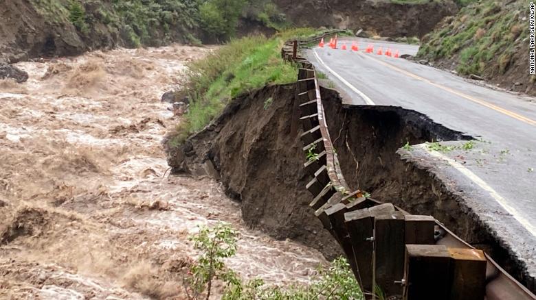 Parque Nacional Yellowstone Cierra Todas Sus Entradas Por Inundaciones