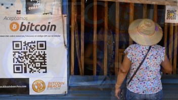 5 cosas: El Salvador pierde unos US$ 50 millones en bitcoin