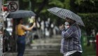Huracán Blas avanza trayendo fuertes lluvias a México