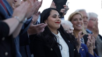Mayra Flores, conservadora y partidaria de Trump