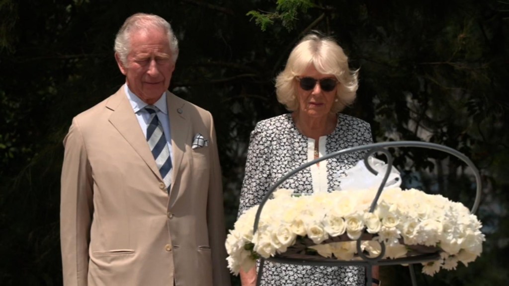 El príncipe Carlos y su esposa Camila visitan monumento de genocidio en Rwanda
