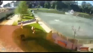Dramático video: misiles rusos causan terror en parque de Ucrania