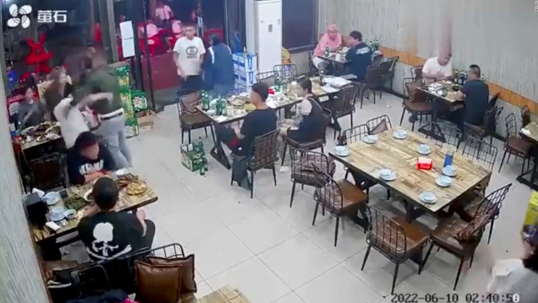 Mujeres víctimas del ataque en el restaurante de Tangshan se recuperan de las heridas, dice la policía china china