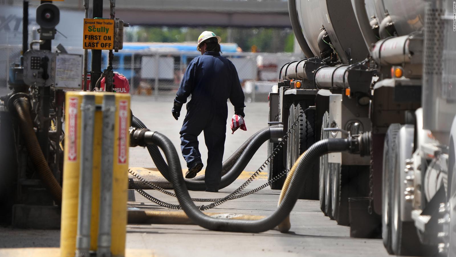 Goldman Sachs Predicts Oil to Hit 0 as US Gas Prices Soar