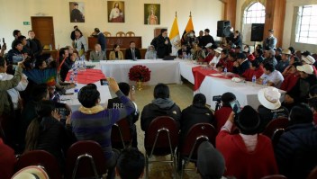 Representantes del Gobierno de Ecuador y de la Conaie se reunieron el lunes, sin grandes avances