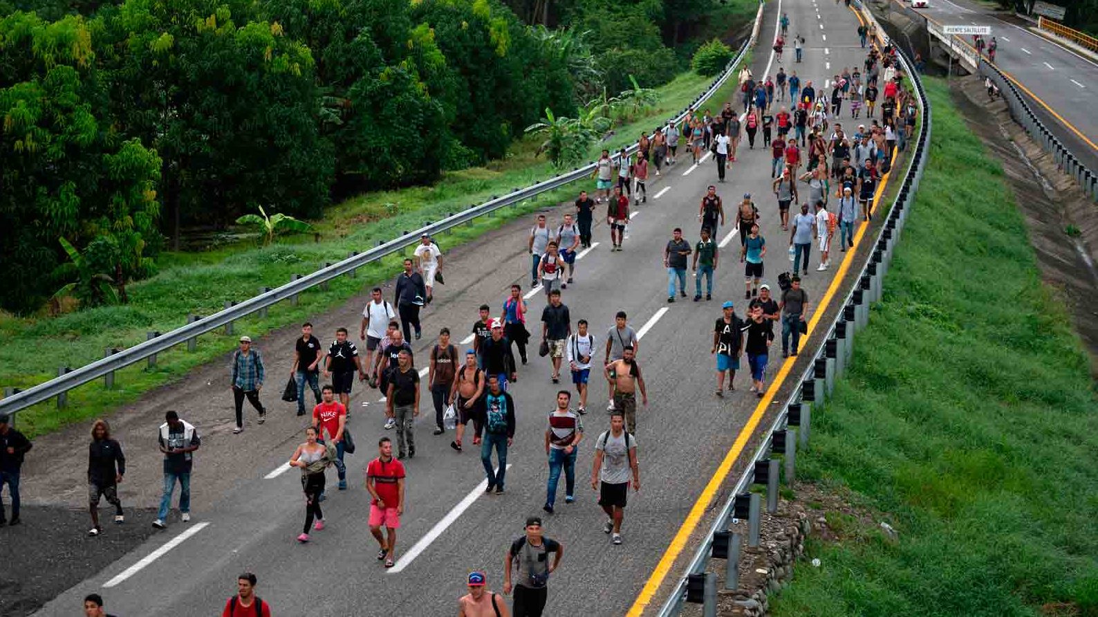 Disuelven caravana de casi 7.000 personas que iba a la frontera de