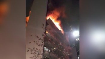El incendio se desató en un edificio céntrico de la ciudad de Buenos Aires