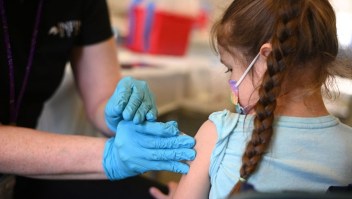 La FDA amplió la autorización de dos vacunas contra el covid-19 para niños