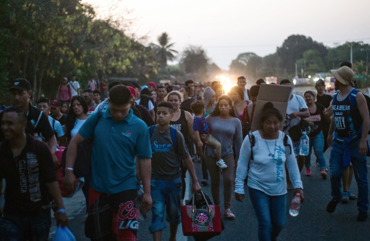 Caravana de migrantes se dirige hacia EE. UU. desde el sur de M xico