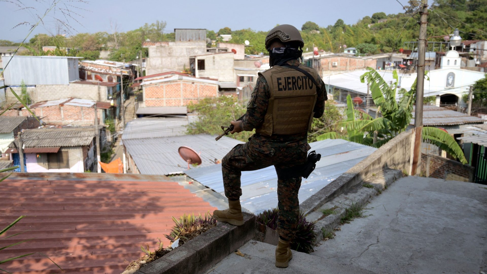 El Salvador inicia la construcción de una megacárcel para pandilleros