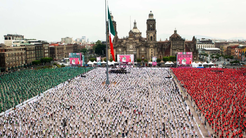 Mexico breaks Guinness record for massive boxing class