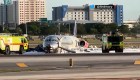 Avión se incendia al aterrizar en Miami y deja al menos 3 heridos