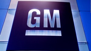 Caen las ganancias de General Motors