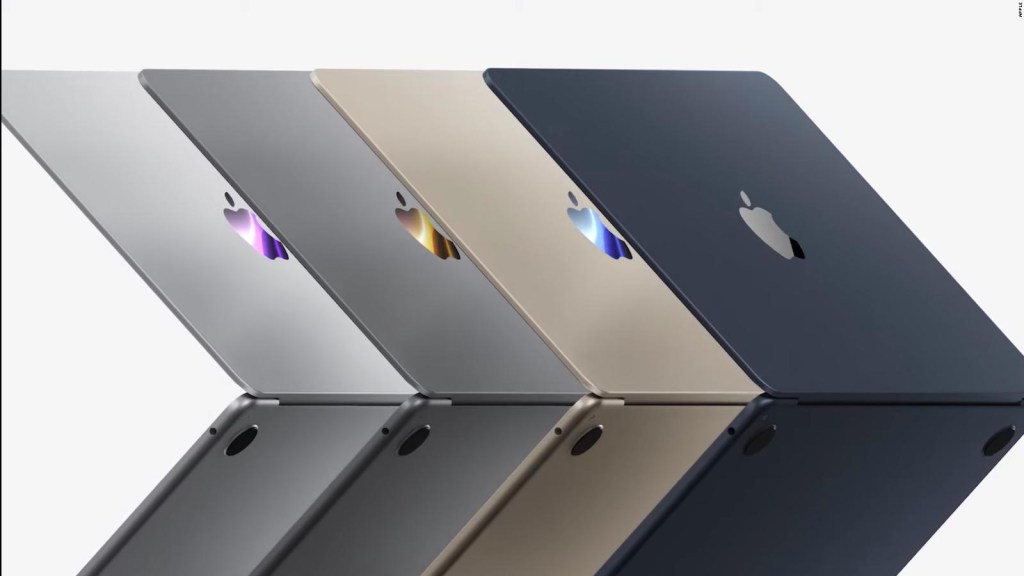 Apple Prepares Its New Macbook Air
