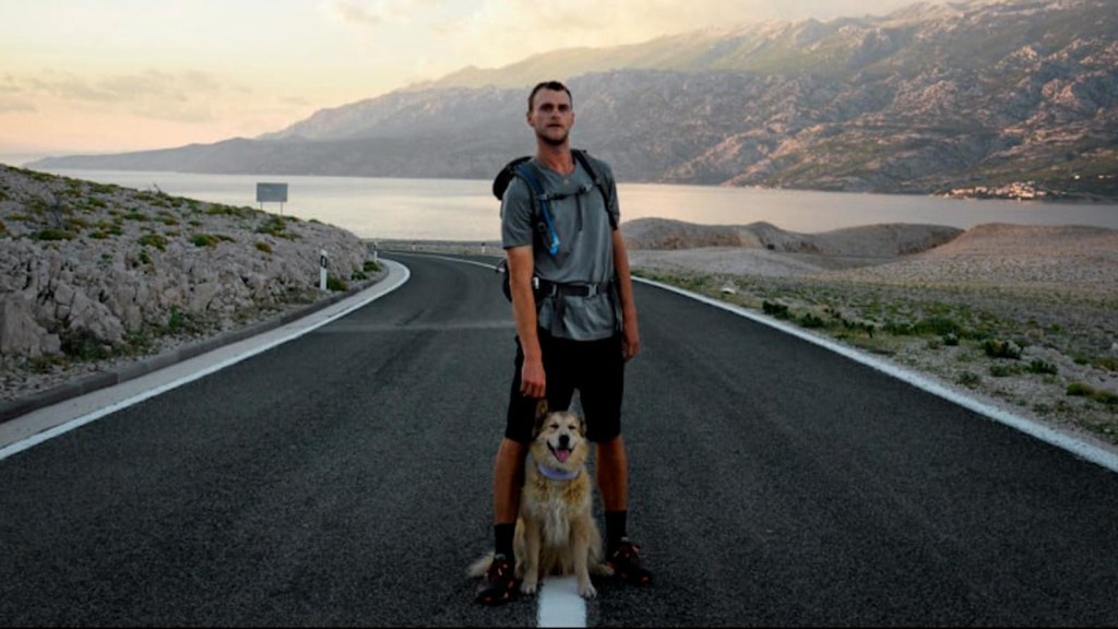Un hombre pasó siete años viajando por el mundo con su perro