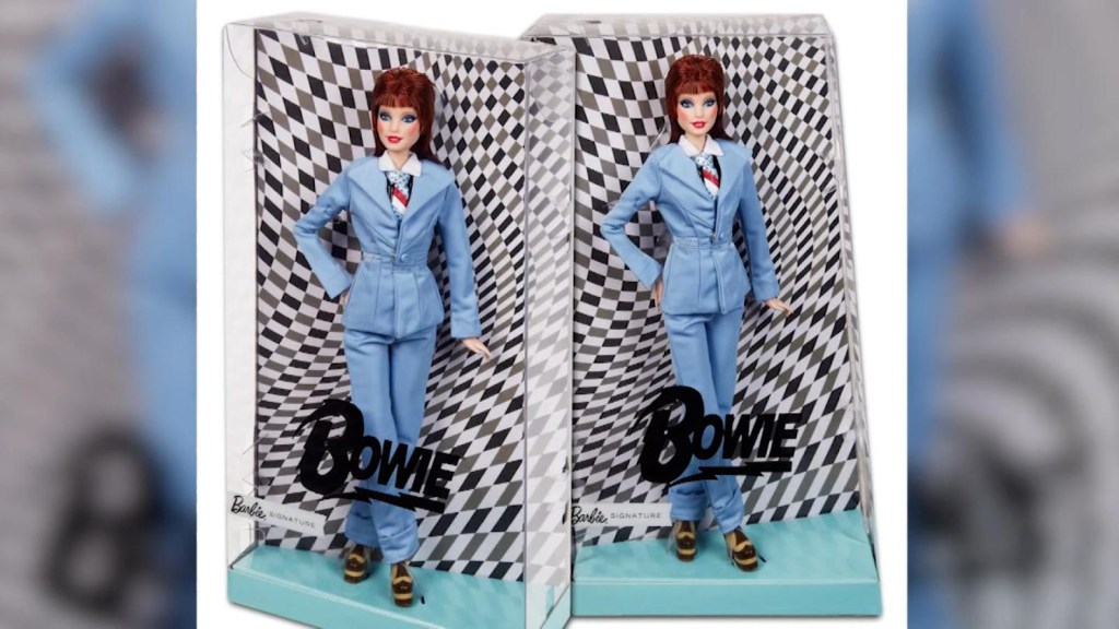 Apunta a la edición especial de Barbie en honor a David Bowie