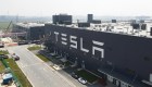 Tesla reporta caída en sus ventas y en su producción